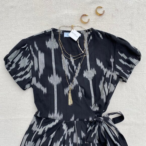 Fair Trade Genuine Ikat Black Cotton Wrap Dress NWT Extra Small Passion Lilie - Picture 8 of 12